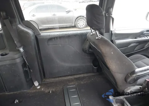 2015 Dodge Grand Caravan Sxt z USA, uszkodzony, nr VIN 2C4RDGCG2FR519045